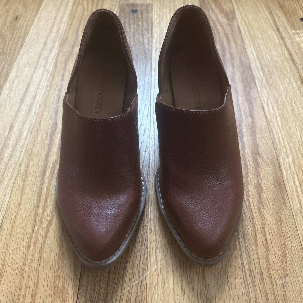 NEW CYNTHIA ROWLEY Eddie Brown Low BOOTIE Faux Leather Sz 6 Chunky Heel